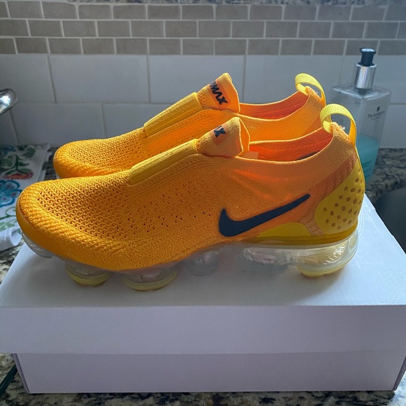 nike vapormax moc womens yellow